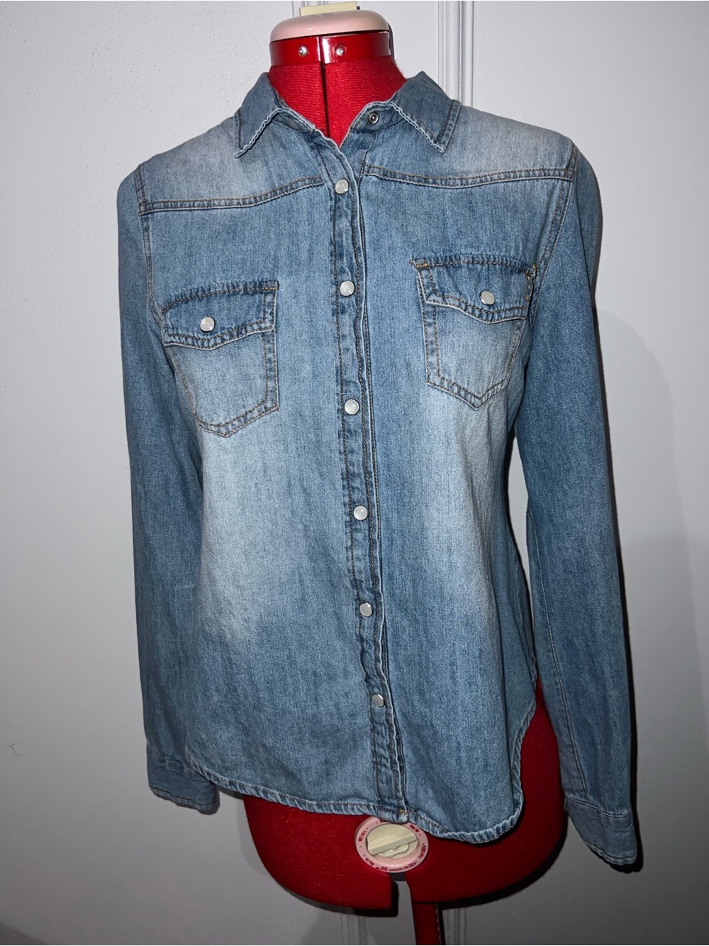 Charlotte Russe Light Blue Denim Button-Up Shirt Size Medium